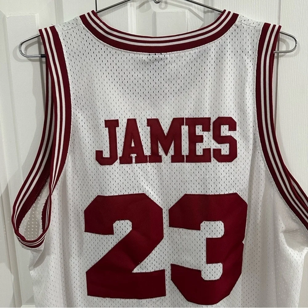 Y2K Nike NBA Cleveland Cavaliers LeBron James Jersey